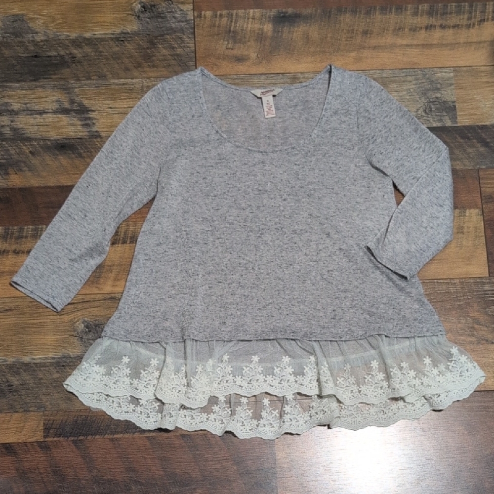 Arizona Jean Company Gray Quarter Sleeve Babydoll with Lace Hem